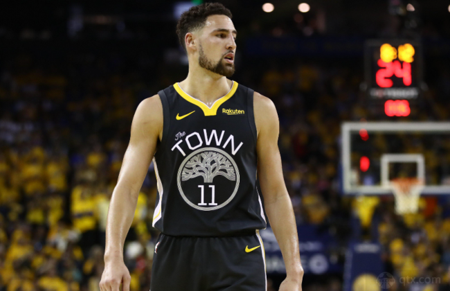 九游体育下载-克莱汤普森：我愿意降薪留队的简单介绍