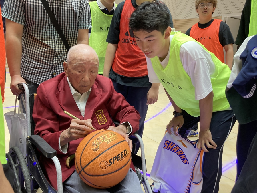 九游体育注册-关于中国篮球名宿访谈：94黄金一代的辉煌的信息