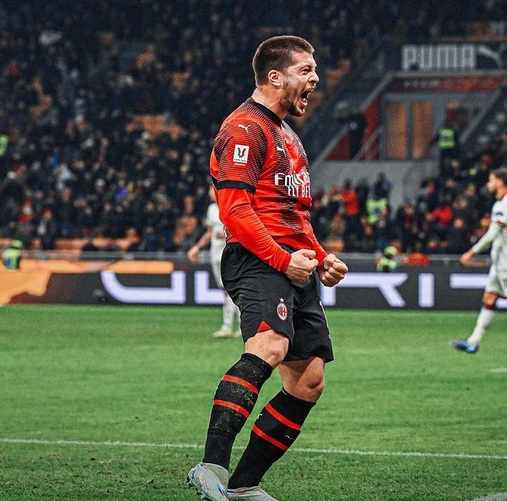 九游体育入口-AC米兰双后腰组合数据解析