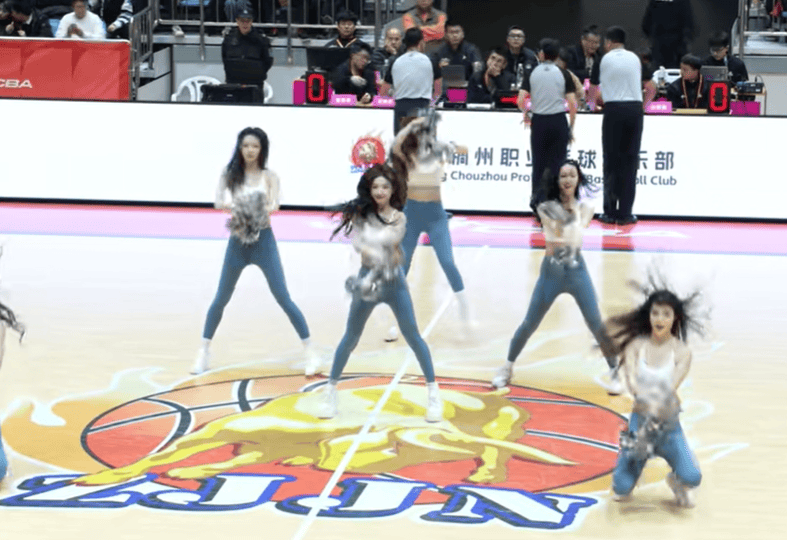 九游体育官方-CBA啦啦队文化：舞蹈风格越来越国际化