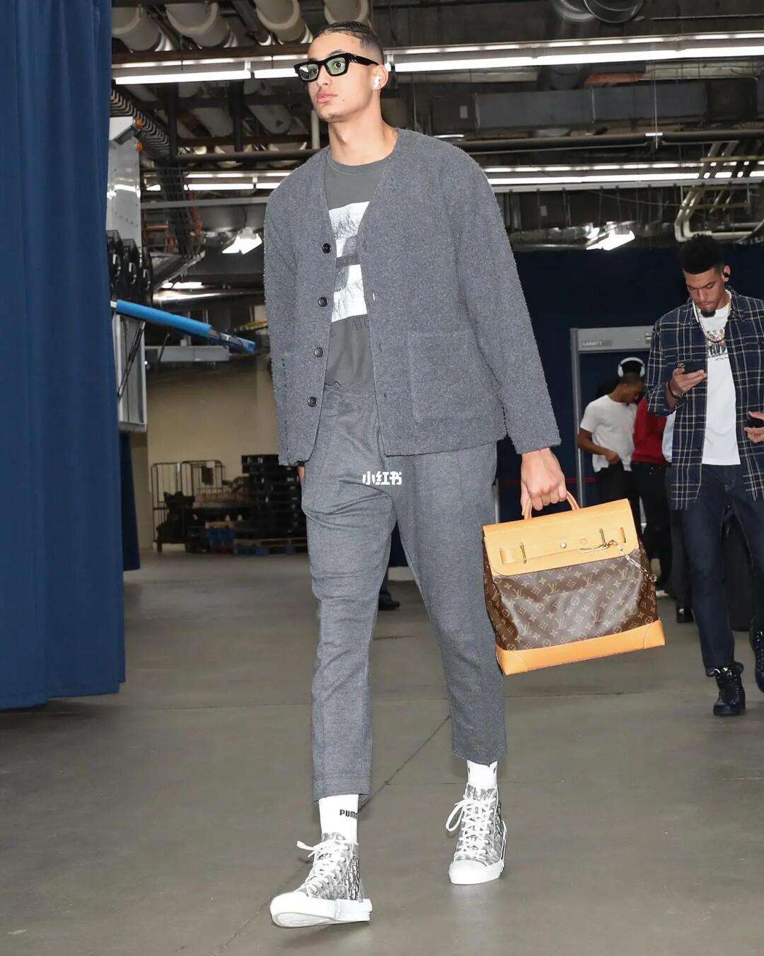 关于NBA球员谁最会穿搭？球场外时尚盘点的信息