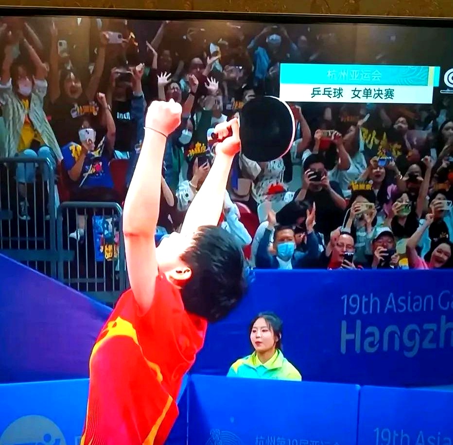 关于羽毛球公开赛现41拍神仙球,观众起立鼓掌致敬的信息 关于羽毛球公开赛现41拍神仙球,观众起立鼓掌致敬的信息