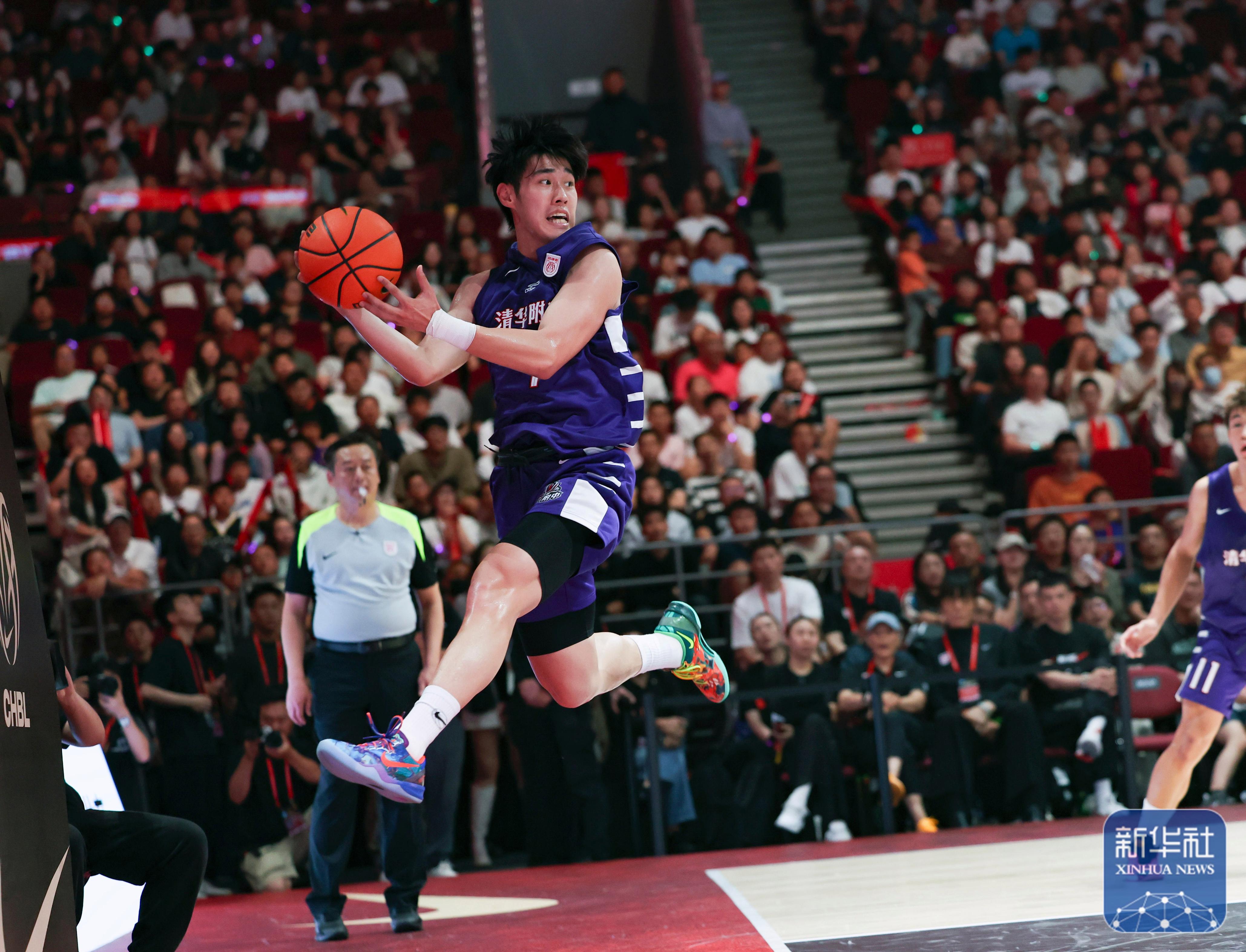 九游体育网-包含校园篮球崛起：高中联赛收视率创新高的词条