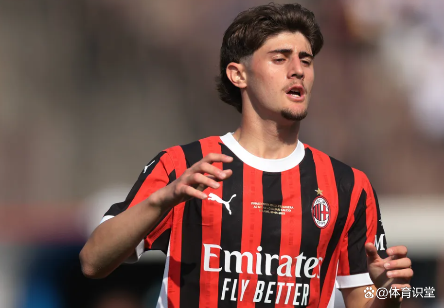 AC米兰年轻球员表现令人惊喜的简单介绍