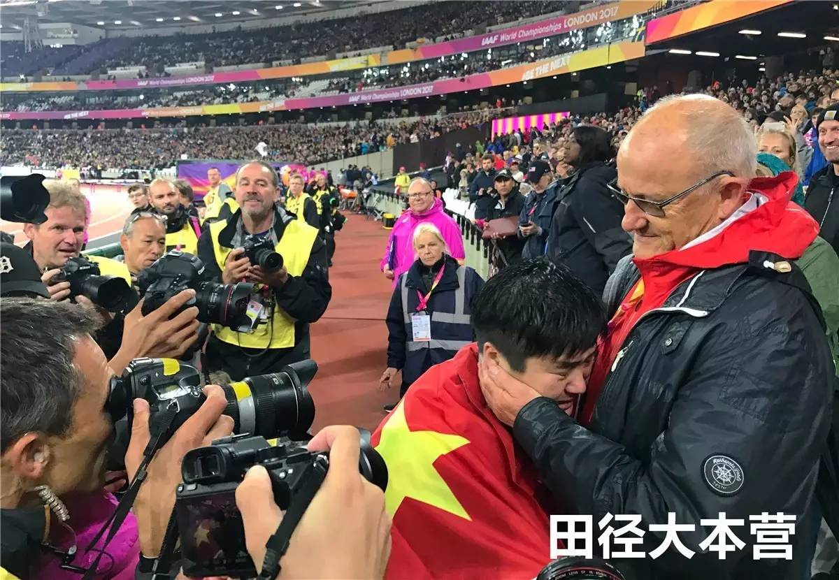 球员打架现场全记录（严肃+娱乐）的简单介绍