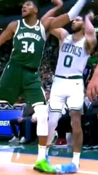 九游体育app-凯尔特人4-2淘汰雄鹿，塔图姆封神之战的简单介绍