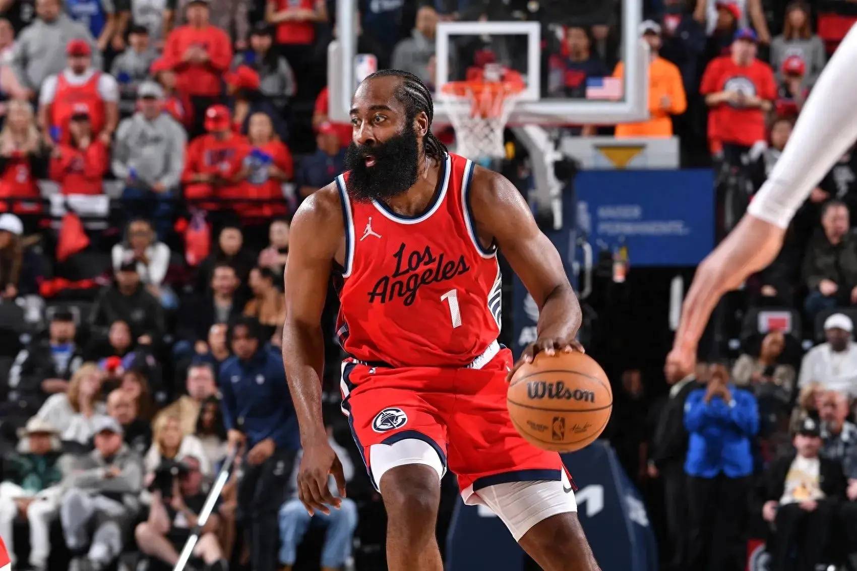 九游体育入口-哈登状态起伏不定，快船化学反应仍待磨合